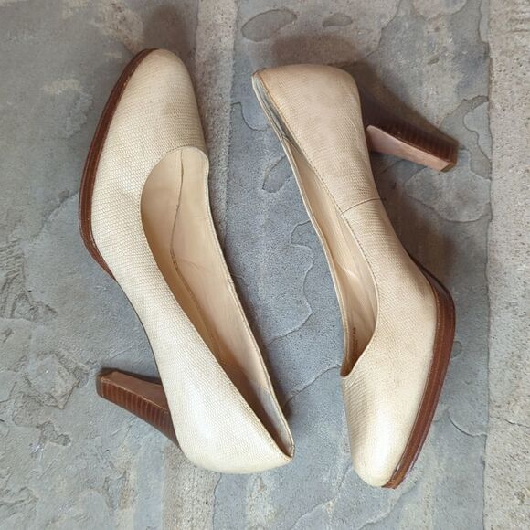 COLE Haan Leather Pumps Woman's size 8 snake texture 3.5" heel Cream Neutral - Picture 5 of 12